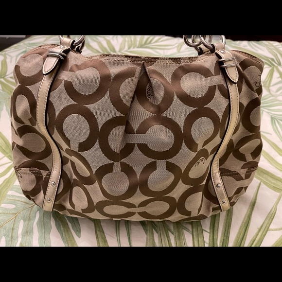 Authentic COACH Op Art tote bag canvas shoulder beige gold 16233 Large size - Picture 2 of 8